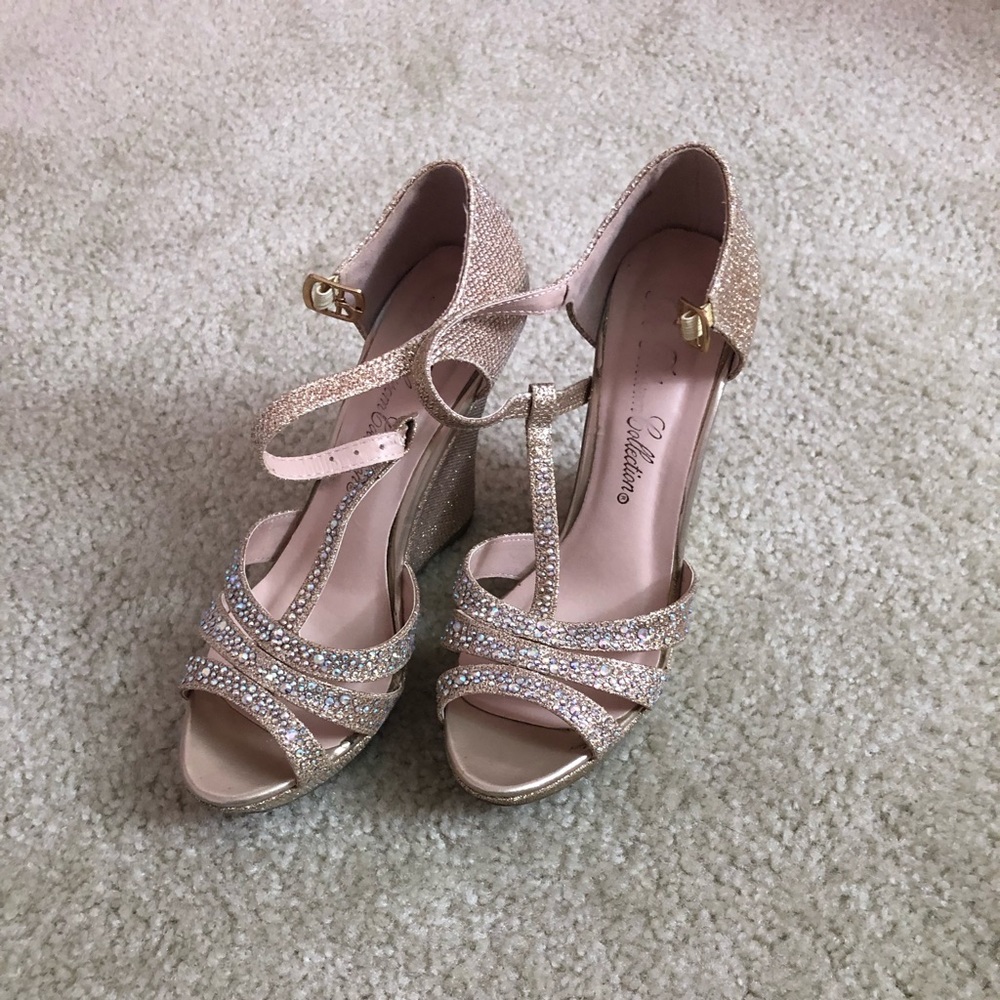 Wedge dress shoes